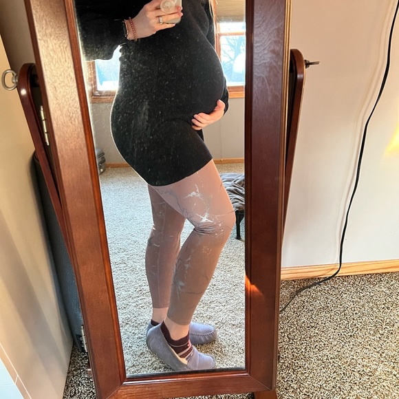 Maternity Leggings - Picture 4 of 4